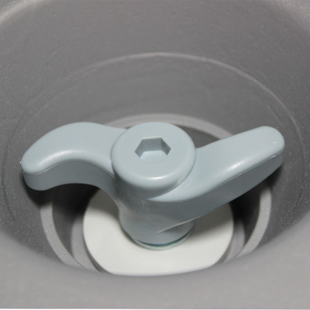 Tightening mechanism on the snap frame base